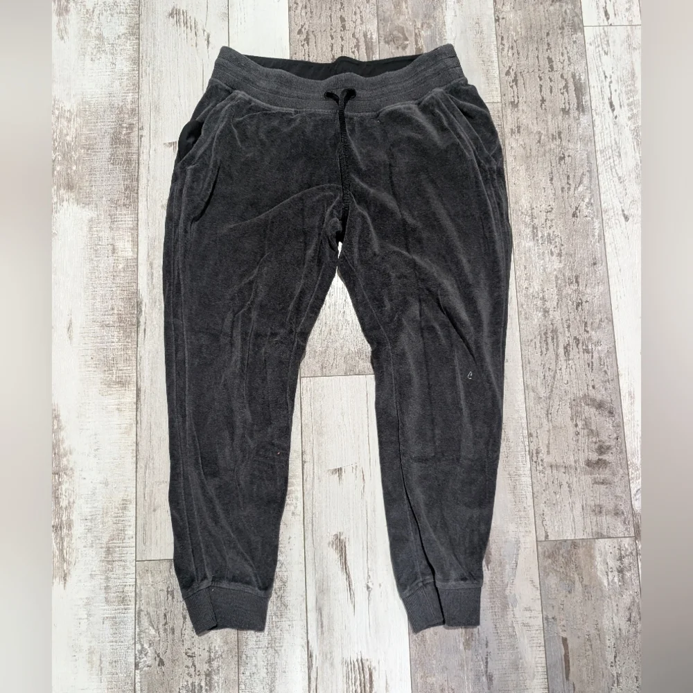Lululemon Warm‎ Down Jogger Velour Size 10 Dark grey Mid Rise